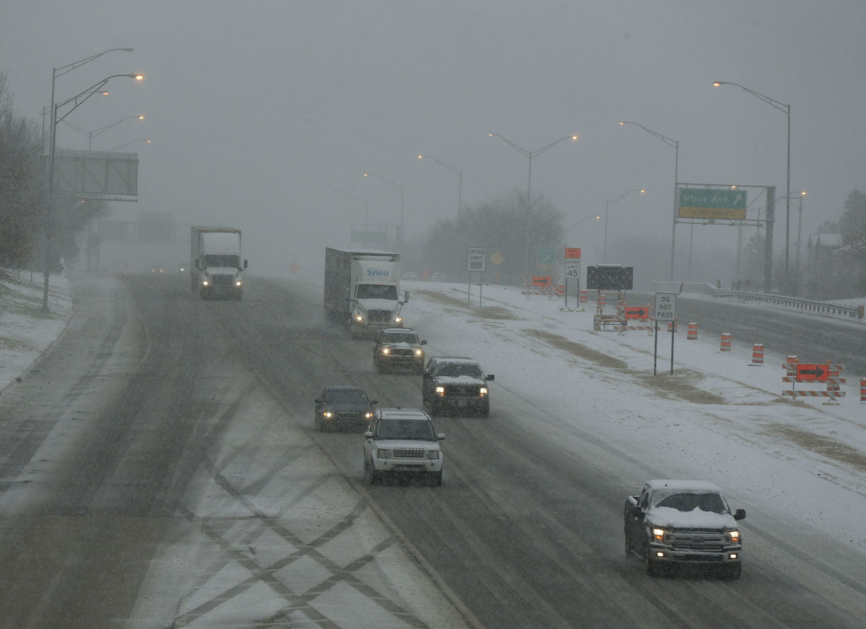 Snow falls on Tulsa area, northeast Oklahoma